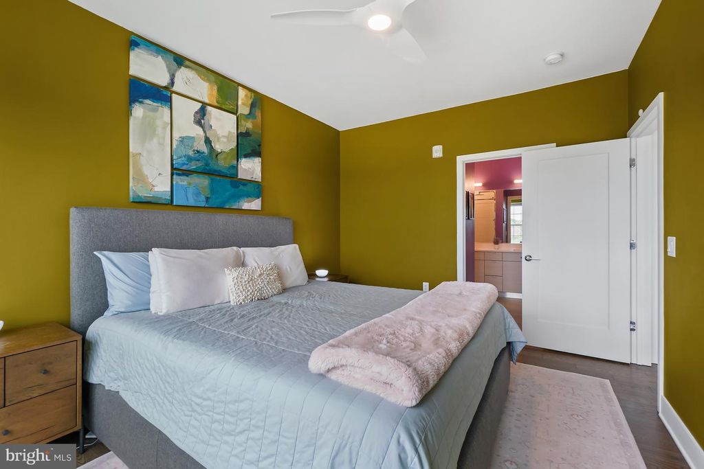 Image 36 of property listing at 502 DIAMONDBACK DR #404, Gaithersburg, MD 20878