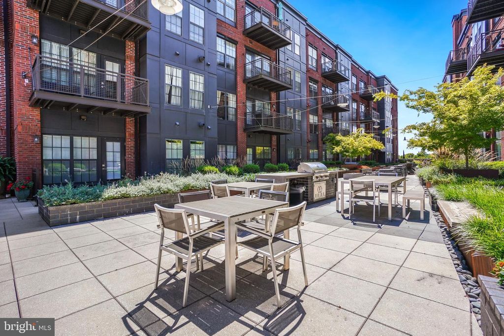 Image 46 of property listing at 502 DIAMONDBACK DR #404, Gaithersburg, MD 20878
