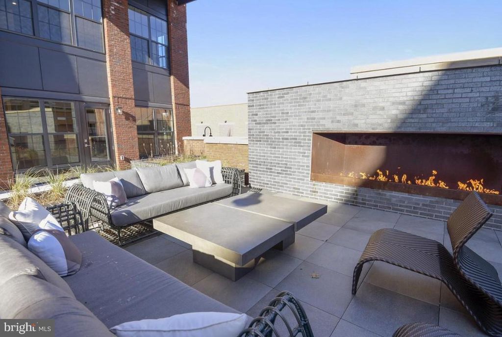 Image 48 of property listing at 502 DIAMONDBACK DR #404, Gaithersburg, MD 20878