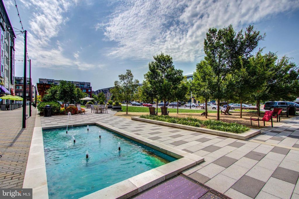 Image 57 of property listing at 502 DIAMONDBACK DR #404, Gaithersburg, MD 20878