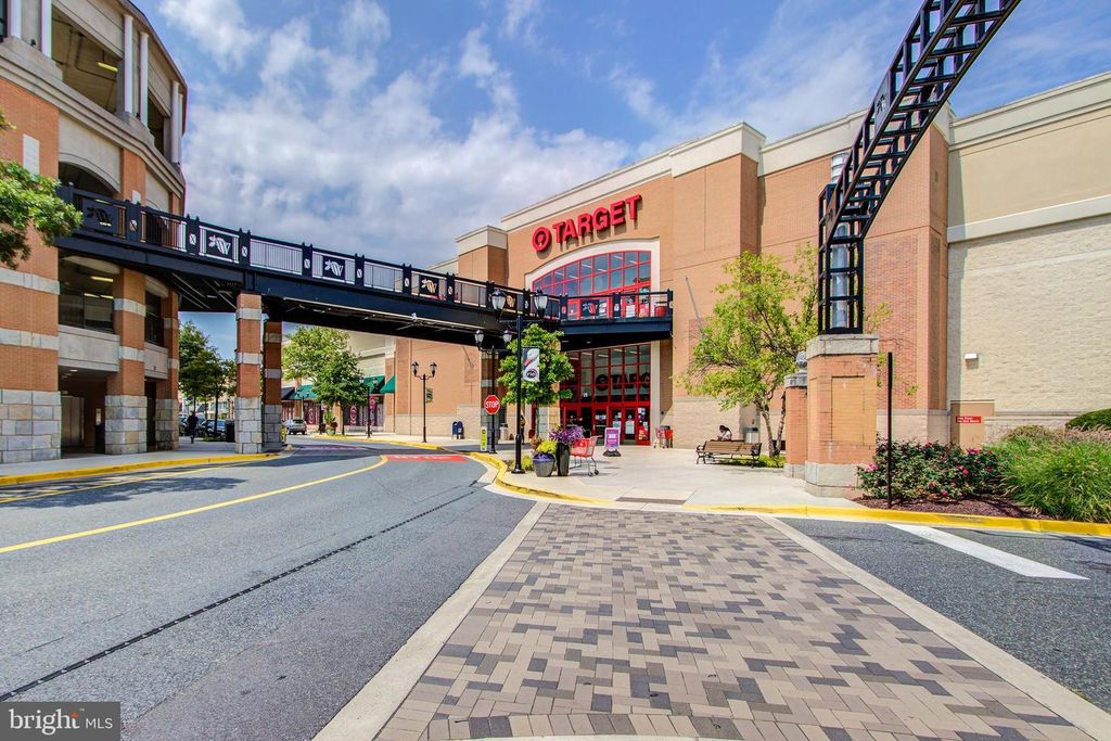 Image 58 of property listing at 502 DIAMONDBACK DR #404, Gaithersburg, MD 20878