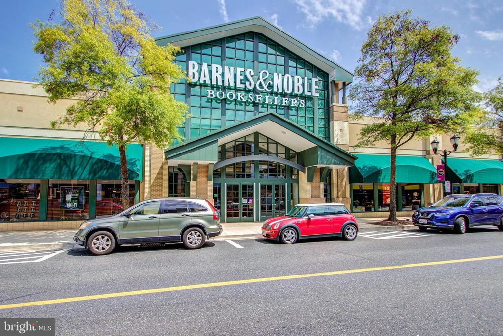 Image 59 of property listing at 502 DIAMONDBACK DR #404, Gaithersburg, MD 20878