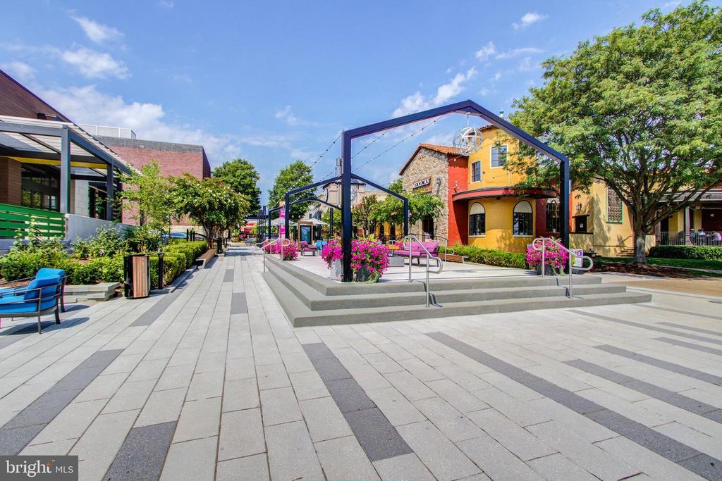 Image 62 of property listing at 502 DIAMONDBACK DR #404, Gaithersburg, MD 20878