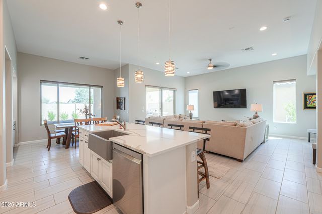 4596 W LOMA VERDE Avenue, Eloy, AZ 85131