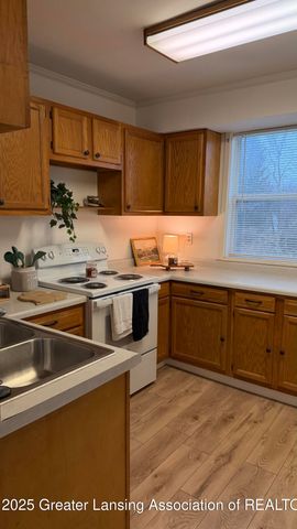 812 Cypress Street, Lansing, MI 48906