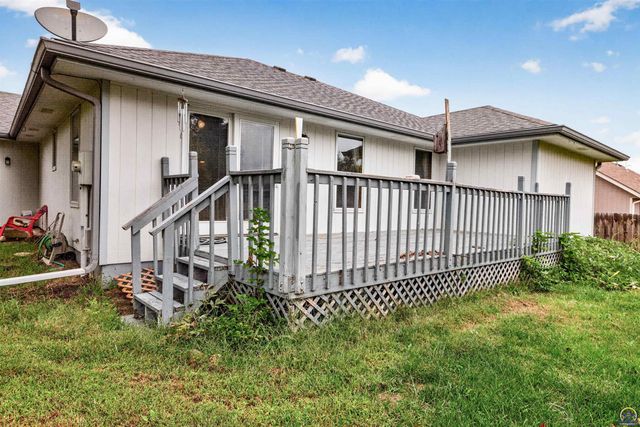 3945 SW 40th St, Topeka, KS 66610