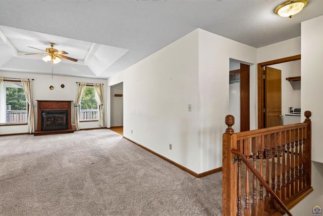 3945 SW 40th St, Topeka, KS 66610