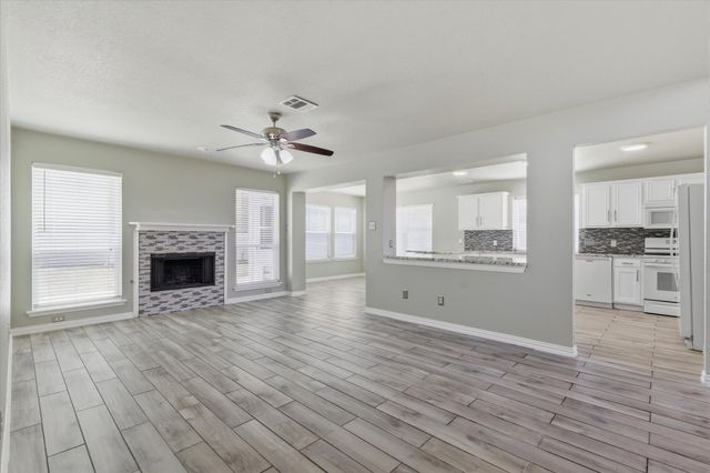 9737 Maryville Lane, Fort Worth, TX 76108