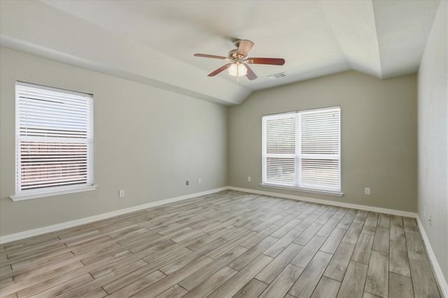 9737 Maryville Lane, Fort Worth, TX 76108