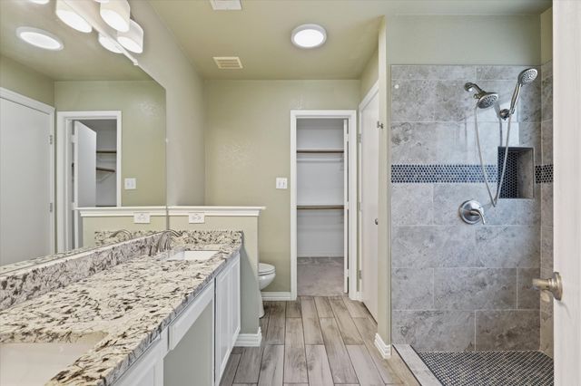 9737 Maryville Lane, Fort Worth, TX 76108