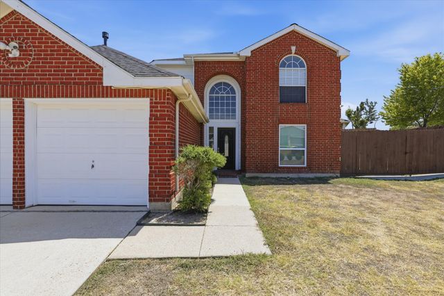 9737 Maryville Lane, Fort Worth, TX 76108