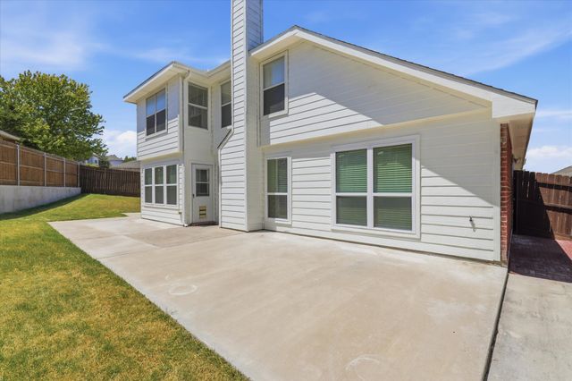 9737 Maryville Lane, Fort Worth, TX 76108