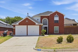 9737 Maryville Lane, Fort Worth, TX 76108