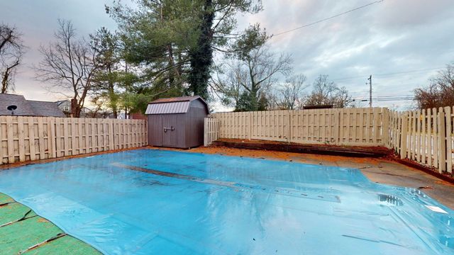 100 Stonewood Drive, Huntington, WV 25705