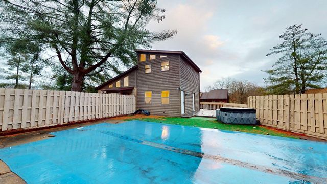 100 Stonewood Drive, Huntington, WV 25705