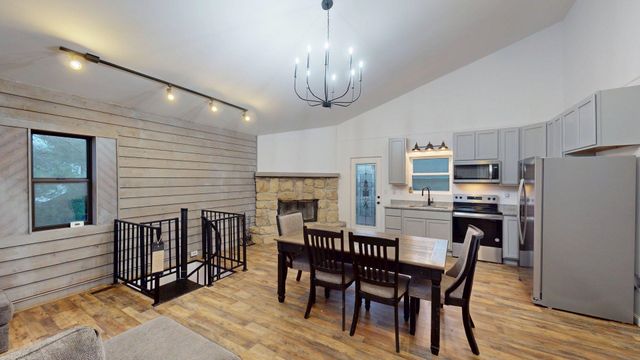 100 Stonewood Drive, Huntington, WV 25705