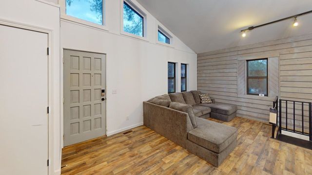 100 Stonewood Drive, Huntington, WV 25705