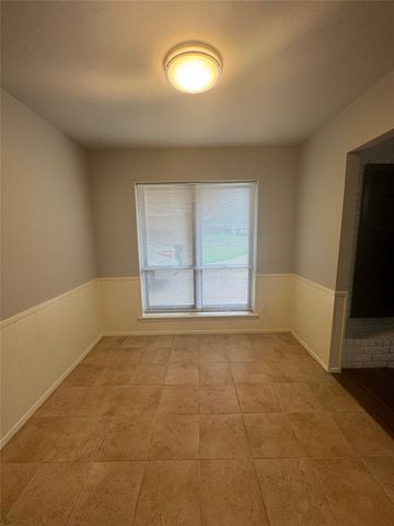 6224 Wheaton Drive B, Fort Worth, TX 76133