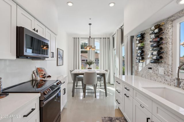 10030 E CELTIC Drive, Scottsdale, AZ 85260