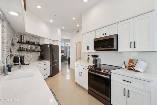 10030 E CELTIC Drive, Scottsdale, AZ 85260