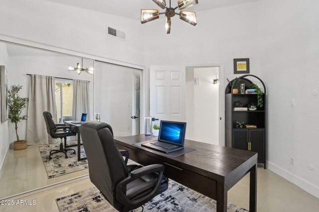 10030 E CELTIC Drive, Scottsdale, AZ 85260