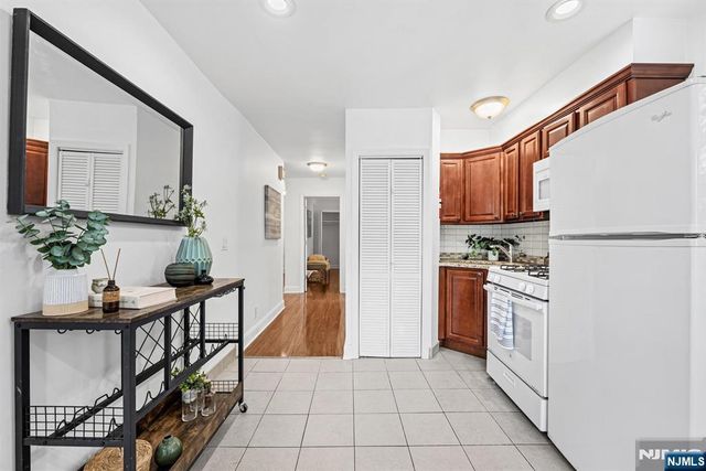 354 Paterson Plank Road, Jersey City, NJ 07307