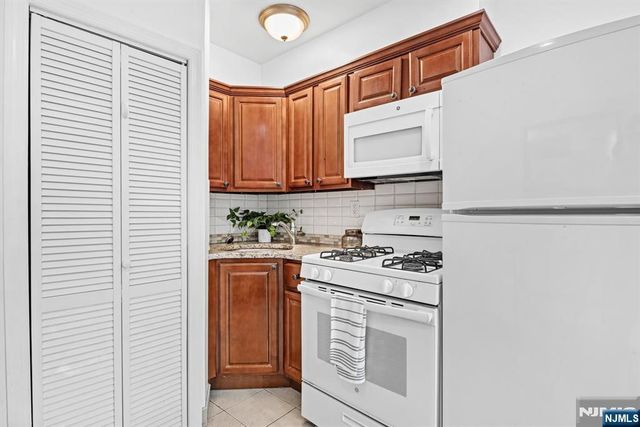 354 Paterson Plank Road, Jersey City, NJ 07307