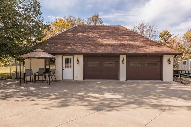 3421 COUNTRY CLUB DR, Jefferson City, MO 65109