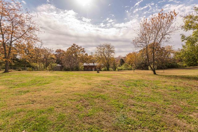 3421 COUNTRY CLUB DR, Jefferson City, MO 65109