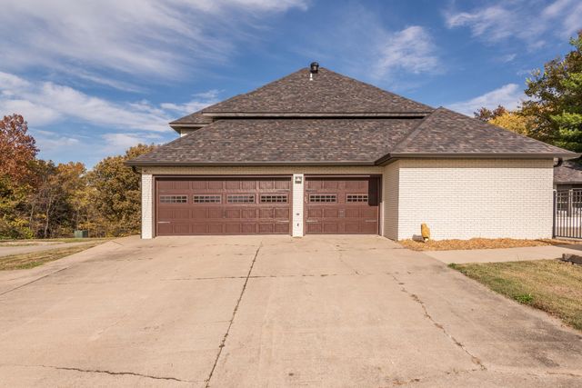 3421 COUNTRY CLUB DR, Jefferson City, MO 65109