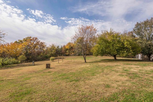 3421 COUNTRY CLUB DR, Jefferson City, MO 65109