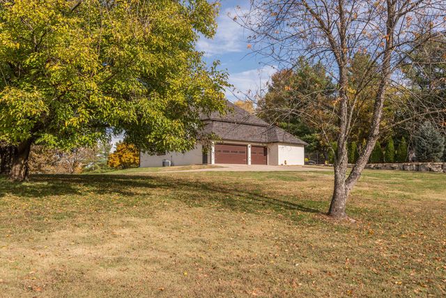 3421 COUNTRY CLUB DR, Jefferson City, MO 65109