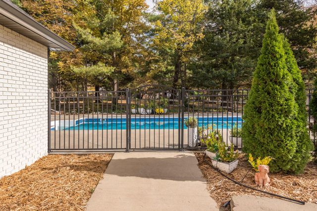 3421 COUNTRY CLUB DR, Jefferson City, MO 65109