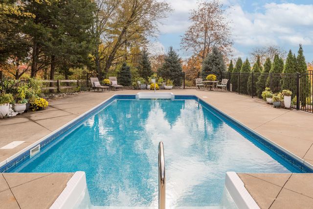 3421 COUNTRY CLUB DR, Jefferson City, MO 65109