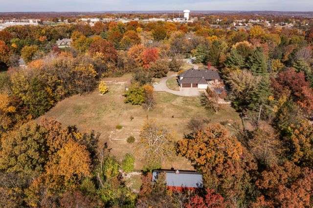 3421 COUNTRY CLUB DR, Jefferson City, MO 65109