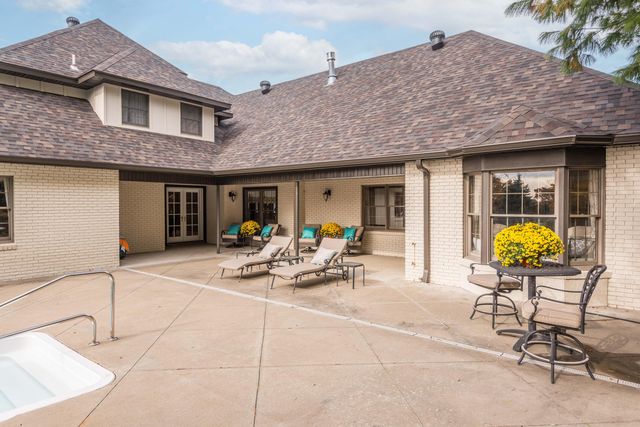 3421 COUNTRY CLUB DR, Jefferson City, MO 65109