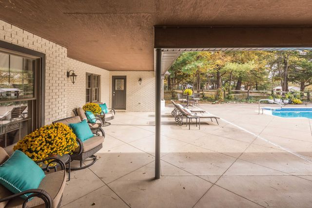 3421 COUNTRY CLUB DR, Jefferson City, MO 65109