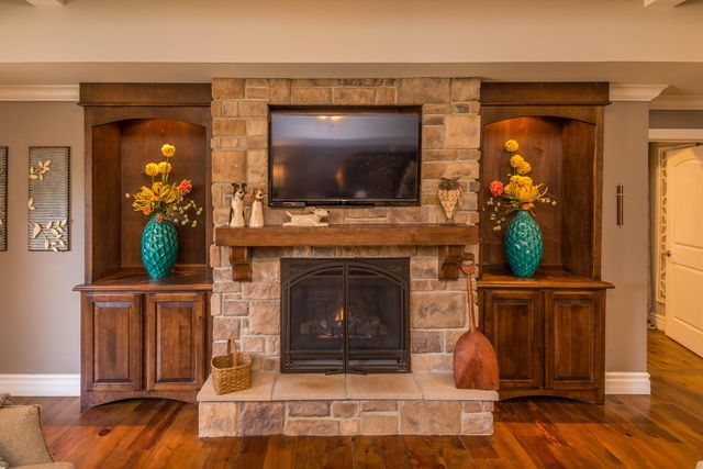 3421 COUNTRY CLUB DR, Jefferson City, MO 65109