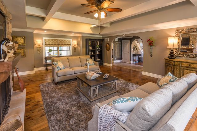 3421 COUNTRY CLUB DR, Jefferson City, MO 65109