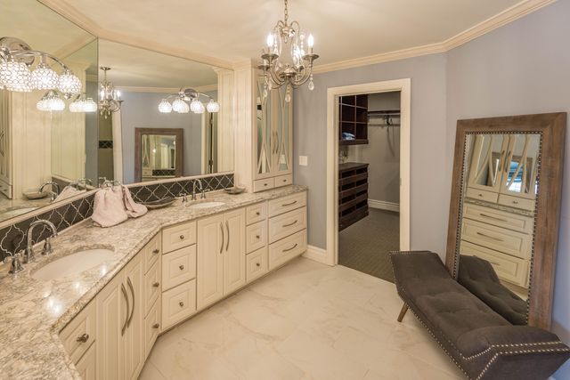 3421 COUNTRY CLUB DR, Jefferson City, MO 65109