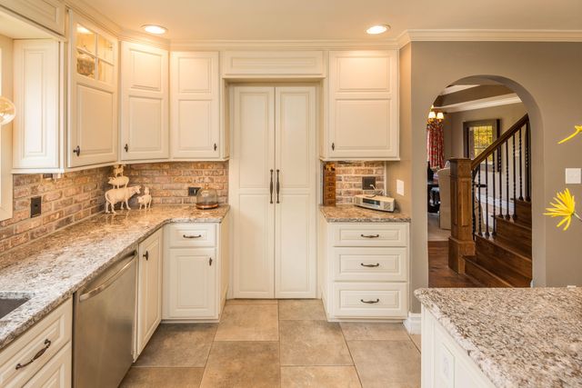 3421 COUNTRY CLUB DR, Jefferson City, MO 65109