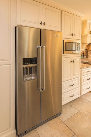 3421 COUNTRY CLUB DR, Jefferson City, MO 65109