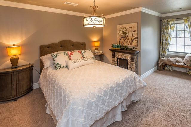 3421 COUNTRY CLUB DR, Jefferson City, MO 65109