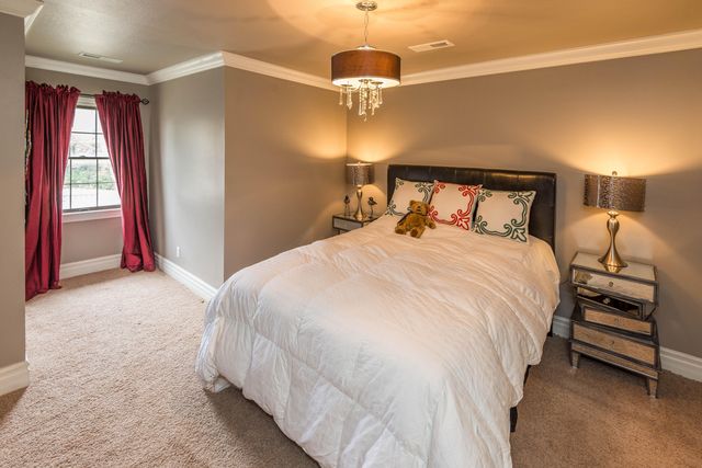 3421 COUNTRY CLUB DR, Jefferson City, MO 65109