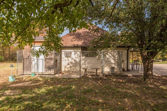 3421 COUNTRY CLUB DR, Jefferson City, MO 65109