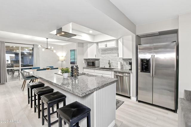 7740 E HEATHERBRAE Avenue 17, Scottsdale, AZ 85251