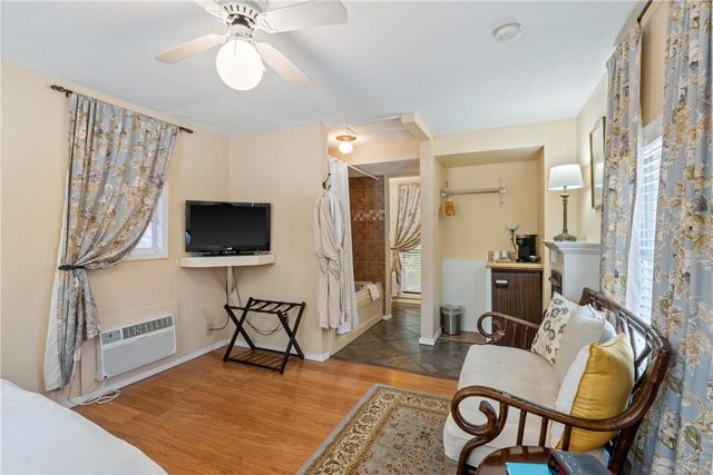5 Ojo, Eureka Springs, AR 72632