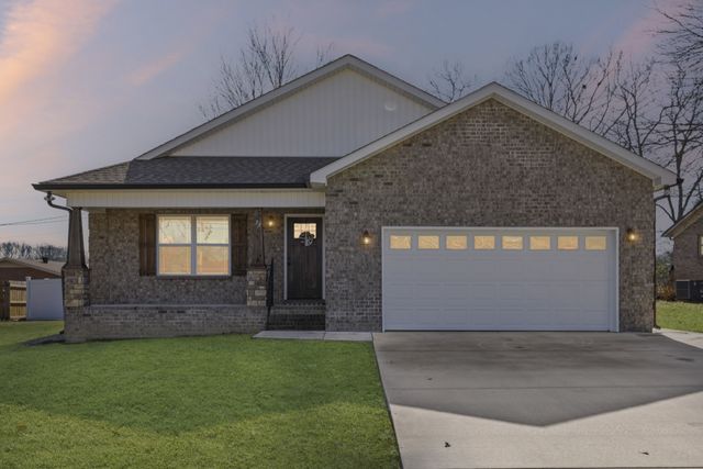 33 Rogers Dr, Manchester, TN 37355