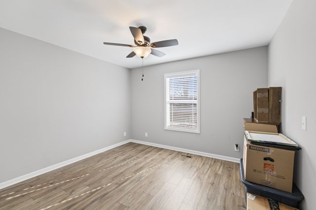 33 Rogers Dr, Manchester, TN 37355