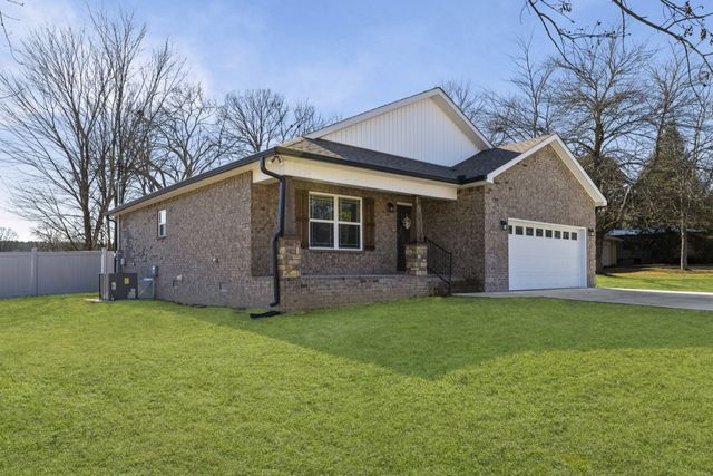 33 Rogers Dr, Manchester, TN 37355
